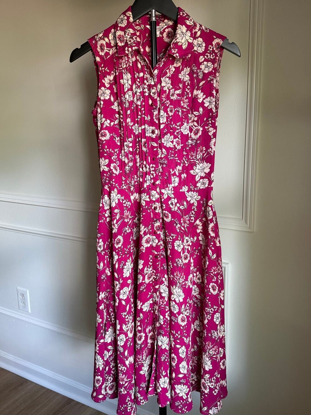 Nanette Lepore Magenta Floral Dress Sleeveless Pleated Button Front Midi Size 2
